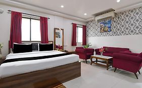 Townhouse Deshapriya Park Kolkata Formerly Dk Inn